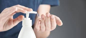 Giornata igiene mani, in ospedali italiani cala consumo soluzione idroalcolica